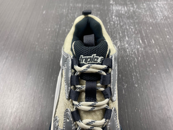 TB BLCG TRIPLE S SNEAKER 524039 W2FS2 8106