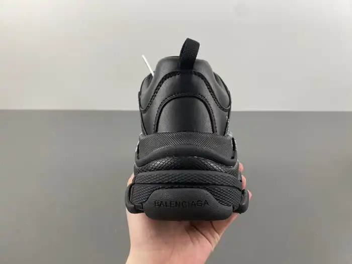 Reps LY BLCG TRIPLE S SNEAKER 536737 W2FAY 9017