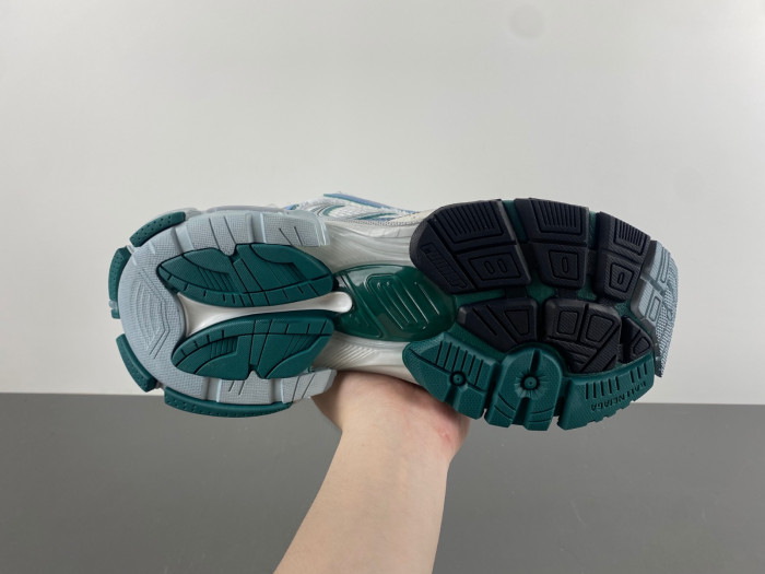 TB BLCG RUNNER SNEAKER 772774 W3RBW 0623