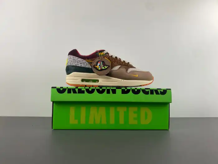 Bmlin Nike Air Max 1 '87 Luxe University of Oregon PE (2024) (Numbered) HQ2639-100