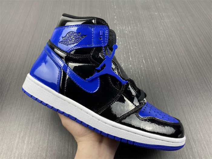 TB Jordan 1 Retro High OG 555088-404