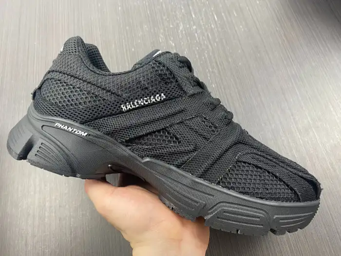 Cheap LY BLCG PHANTOM SNEAKER 678869 W2E92 1000