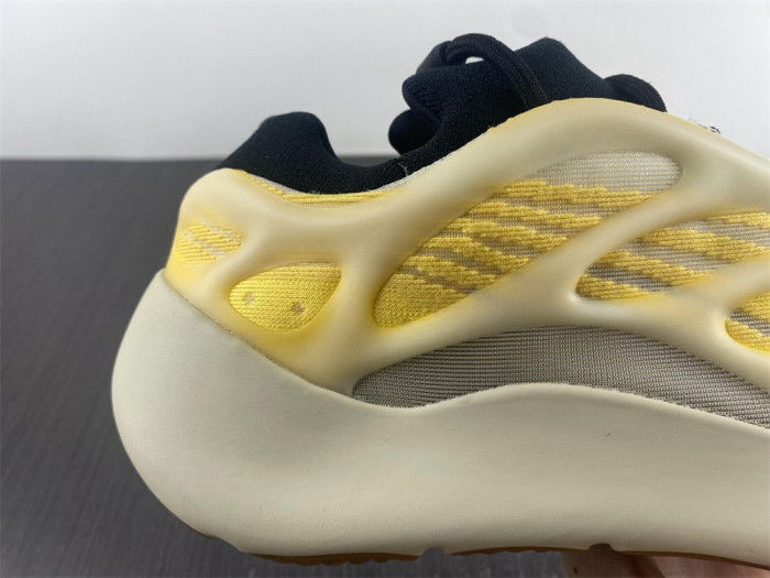 TB Adidas Yeezy 700 V3 Mono Safflower HP5425