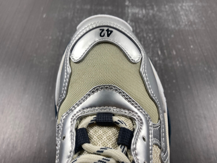 TB BLCG TRIPLE S SNEAKER 524039 W2FS2 8106