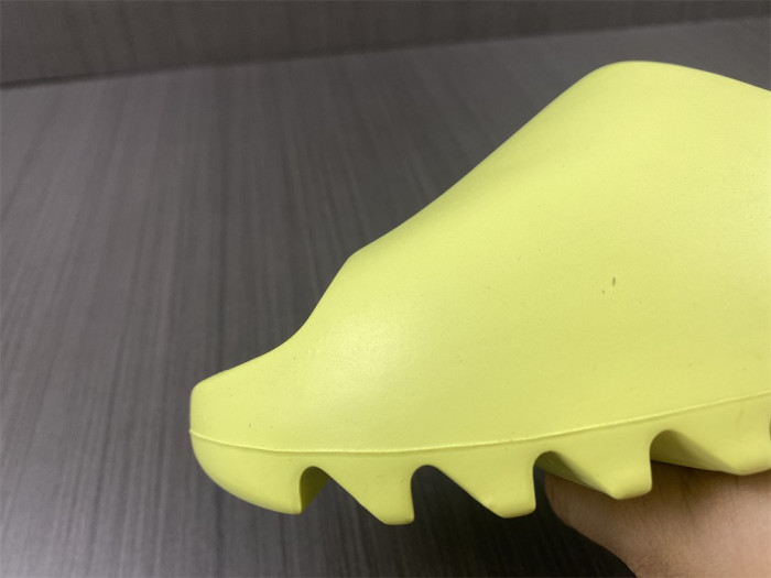 KICKWHO Adidas Yeezy Slide Green GX6138