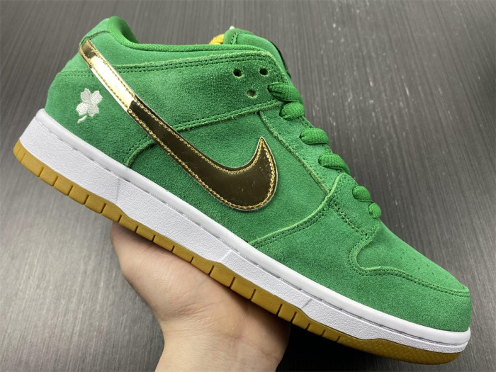 TB Nike SB Dunk Low St. Patricks Day BQ6817-303