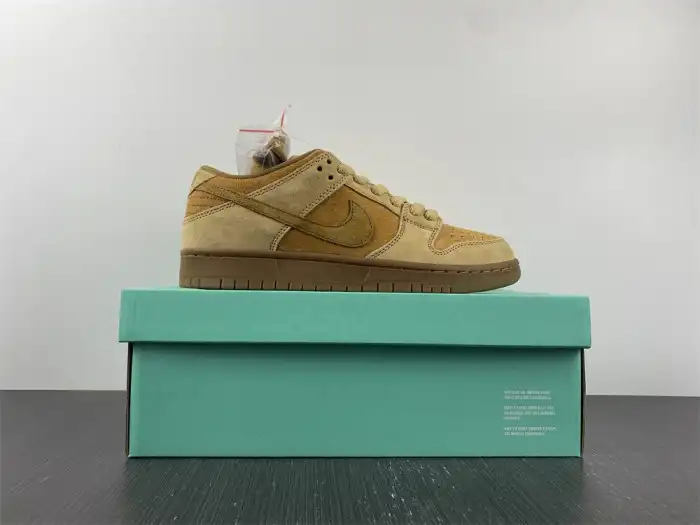 Reps LY Nike SB Dunk Low Wheat (2017) 883232-700