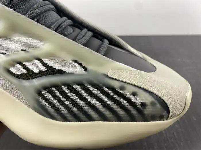 Rep LY Adidas Yeezy 700 V3 Fade Salt ID1674