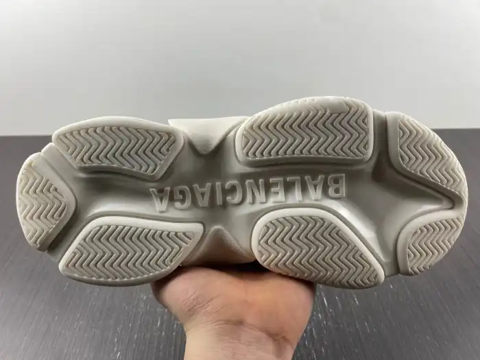 Rep LY BLCG TRIPLE S SNEAKER 524039 W2FAB 9010