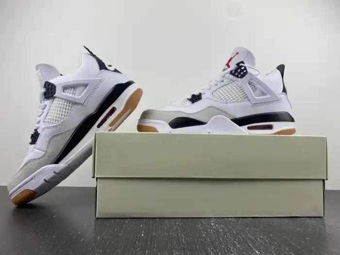 Reps LUCY Jordan 4 Retro SB DR5415-100