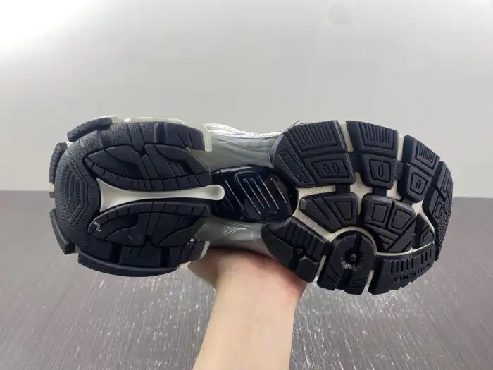 Cheap LY BLCG RUNNER SNEAKER 677403 W3RB3 5903