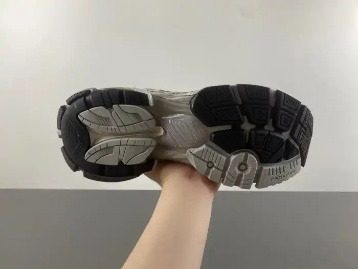 Cheap LY BLCG RUNNER SNEAKER 779066 W3RBXP 2000