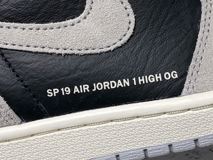 TB Air Jordan 1 Retro High OG Neutral Grey 555088-018