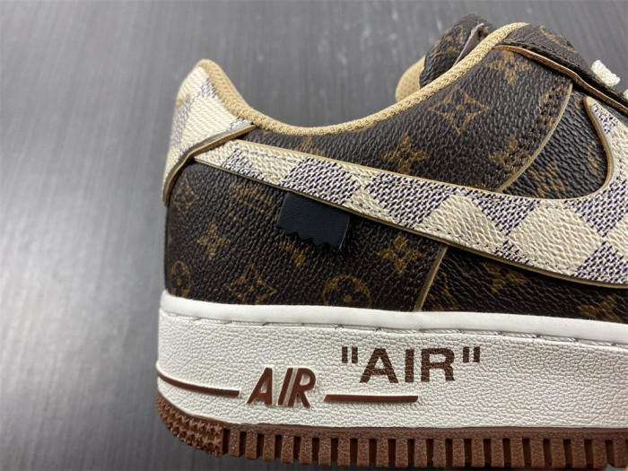 TB Nike Air Force 1 LV Low