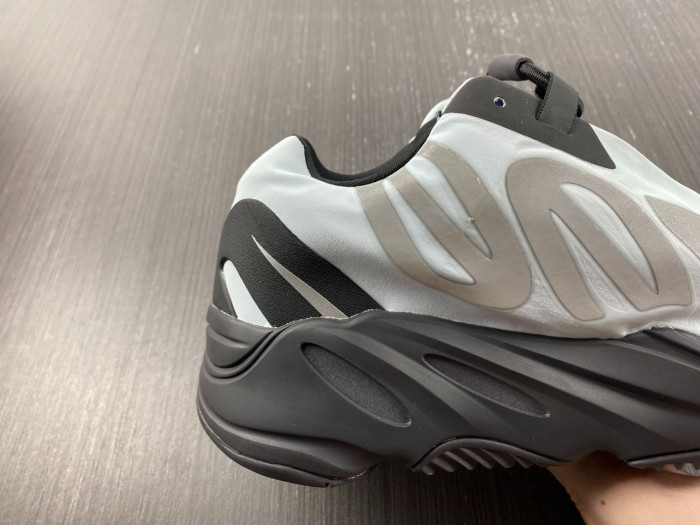 TB Adidas Yeezy Boost 700 MNVN Blue Tint GZ0711