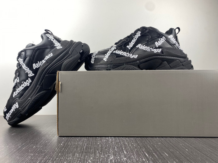 KICKWHO BLCG TRIPLE S SNEAKER 536737 W2FAB 1090