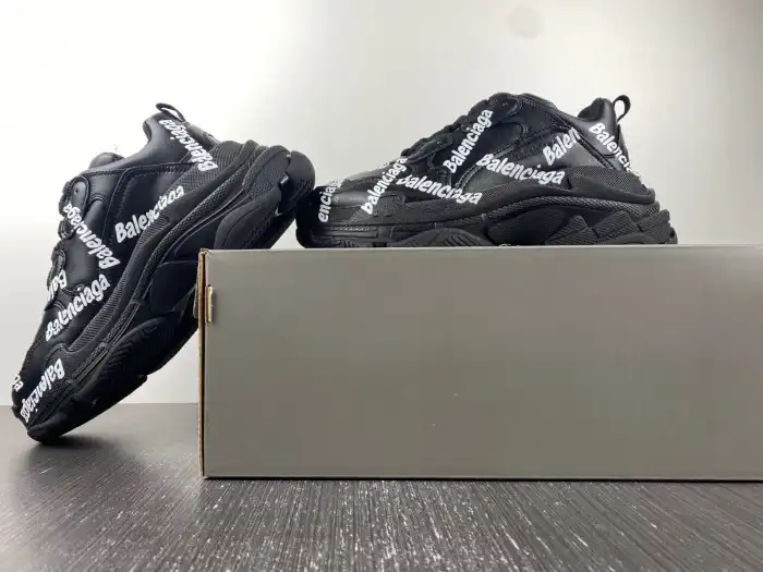 Reps LY BLCG TRIPLE S SNEAKER 536737 W2FAB 1090