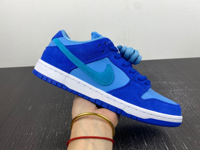 TB Nike SB Dunk Low Blue Raspberry DM0807-400