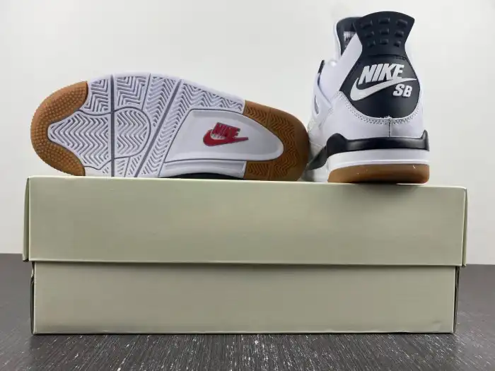 Reps LUCY Jordan 4 Retro SB DR5415-100