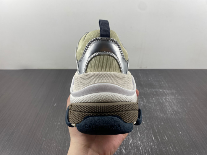 TB BLCG TRIPLE S SNEAKER 524039 W2FS2 8106