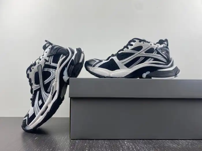 Reps LY BLCG RUNNER SNEAKER 772774 W3RNY 0120