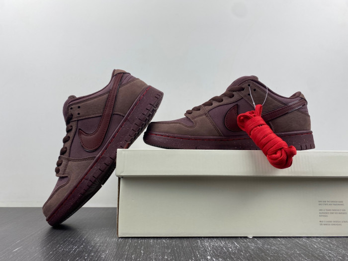 TB Nike SB Dunk Low City of Love FN0619-600