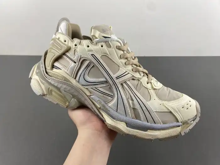 Cheap LY BLCG RUNNER SNEAKER 772767 W3RNY 9797