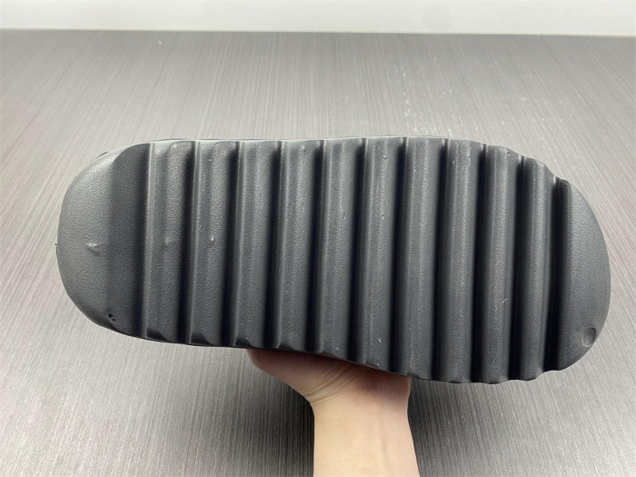 KICKWHO Adidas Yeezy Slide Onyx HQ6448