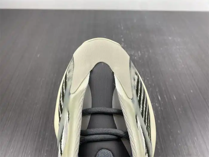 Rep LY Adidas Yeezy 700 V3 Fade Salt ID1674