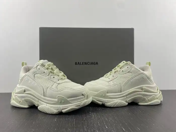 Cheap LY BLCG TRIPLE S SNEAKER 524039 W2CR5 9001