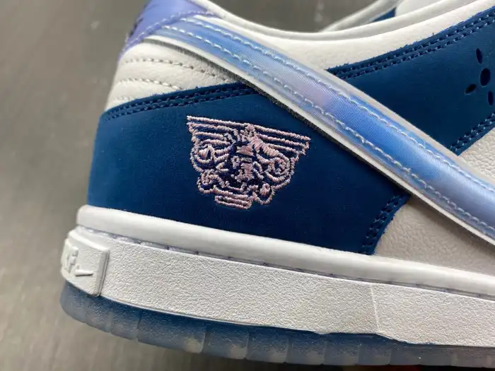 Reps LY Born x Raised x Nike SB Dunk Low FN7819-400