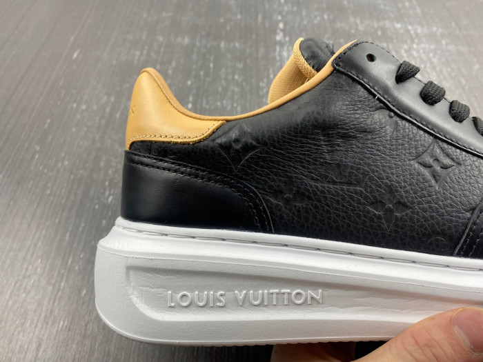 TB LV LOW-TOP SNEAKER