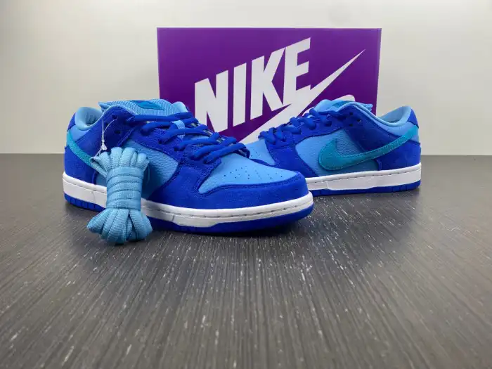 Reps LY Nike SB Dunk Low Blue Raspberry DM0807-400