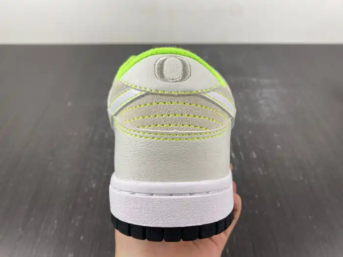 Bmlin Nike Dunk Low University of Oregon PE (2023) FQ7260-001