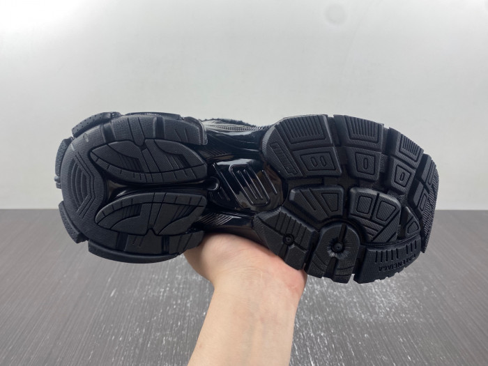 TB BLCG RUNNER SNEAKER 772767 W3RNY 0135