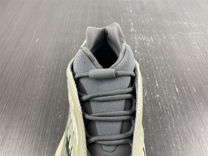 TB Adidas Yeezy 700 V3 Fade Salt ID1674