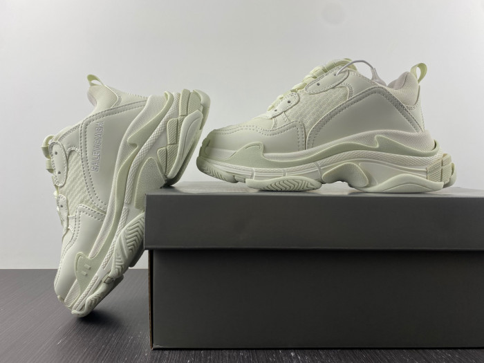 KICKWHO BLCG TRIPLE S SNEAKER 524039 W2CR5 9001