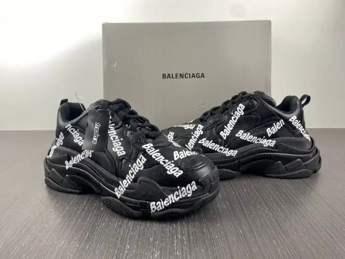 Reps LY BLCG TRIPLE S SNEAKER 536737 W2FAB 1090