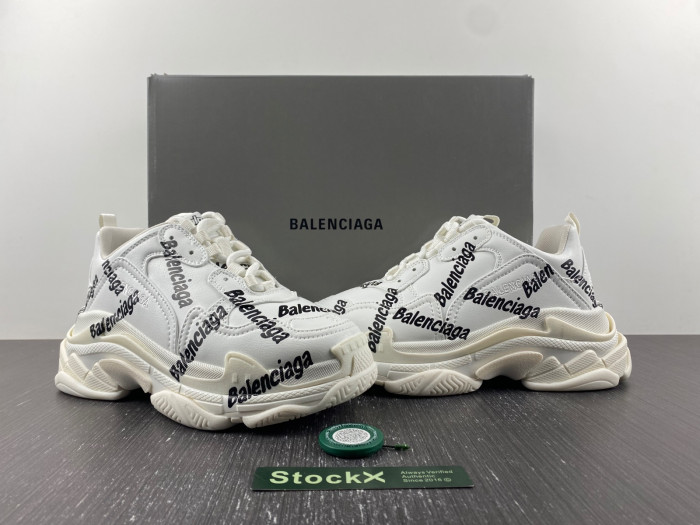 TB BLCG TRIPLE S SNEAKER 524039 W2FAB 9010