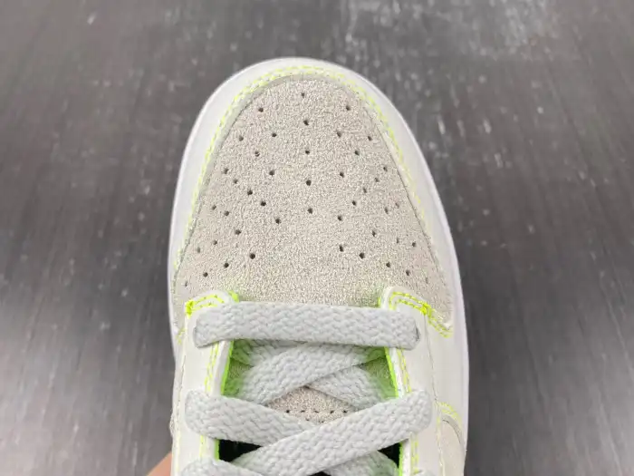 Cheap LY Nike Dunk Low University of Oregon PE (2023) FQ7260-001