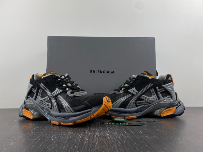 TB BLCG RUNNER SNEAKER 772774 W3RNY 4018