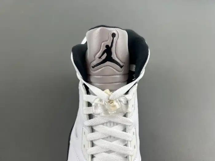 Reps HYPE AIR JORDAN 5 RETRO 'WHITE BLACK' DD0587-110