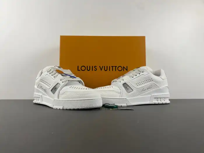 Cheap LY LV TRAINER SNEAKER 24121002