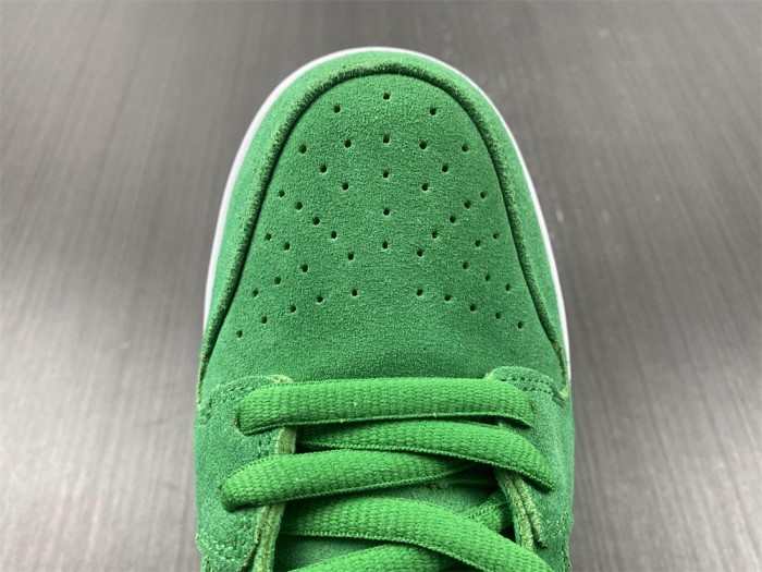 TB Nike SB Dunk Low St. Patricks Day BQ6817-303