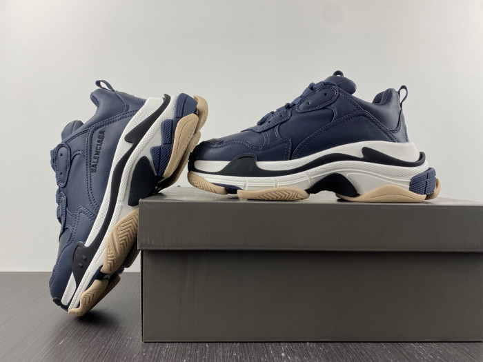 TB BLCG TRIPLE S SNEAKER 536737 W2FAD 4197