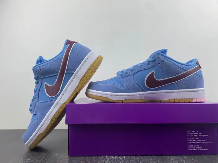 Reps LY Nike SB Dunk Low Philadelphia Phillies DQ4040-400