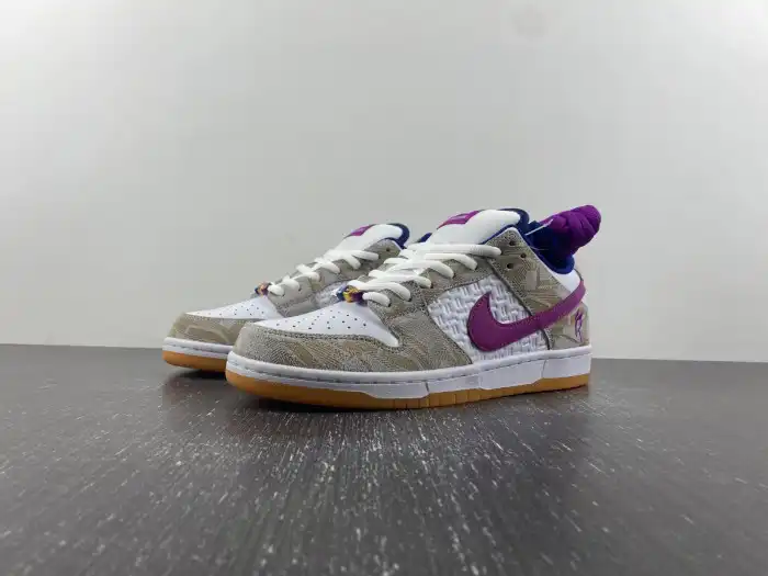 LY Rayssa Leal x Nike SB Dunk Low FZ5251-001