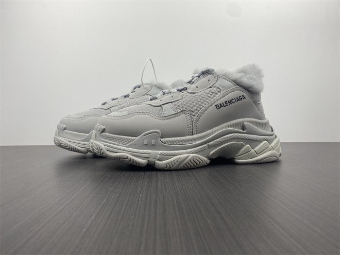 TB BLCG TRIPLE S SNEAKER 668563 W3CQ5 1210