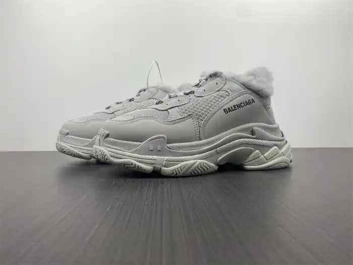 LY BLCG TRIPLE S SNEAKER 668563 W3CQ5 1210