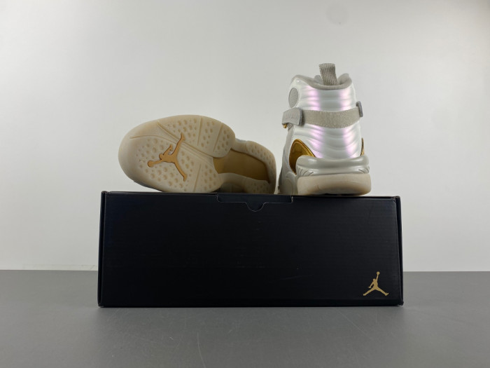 TB Jordan 8 Retro Champagne 832821-030